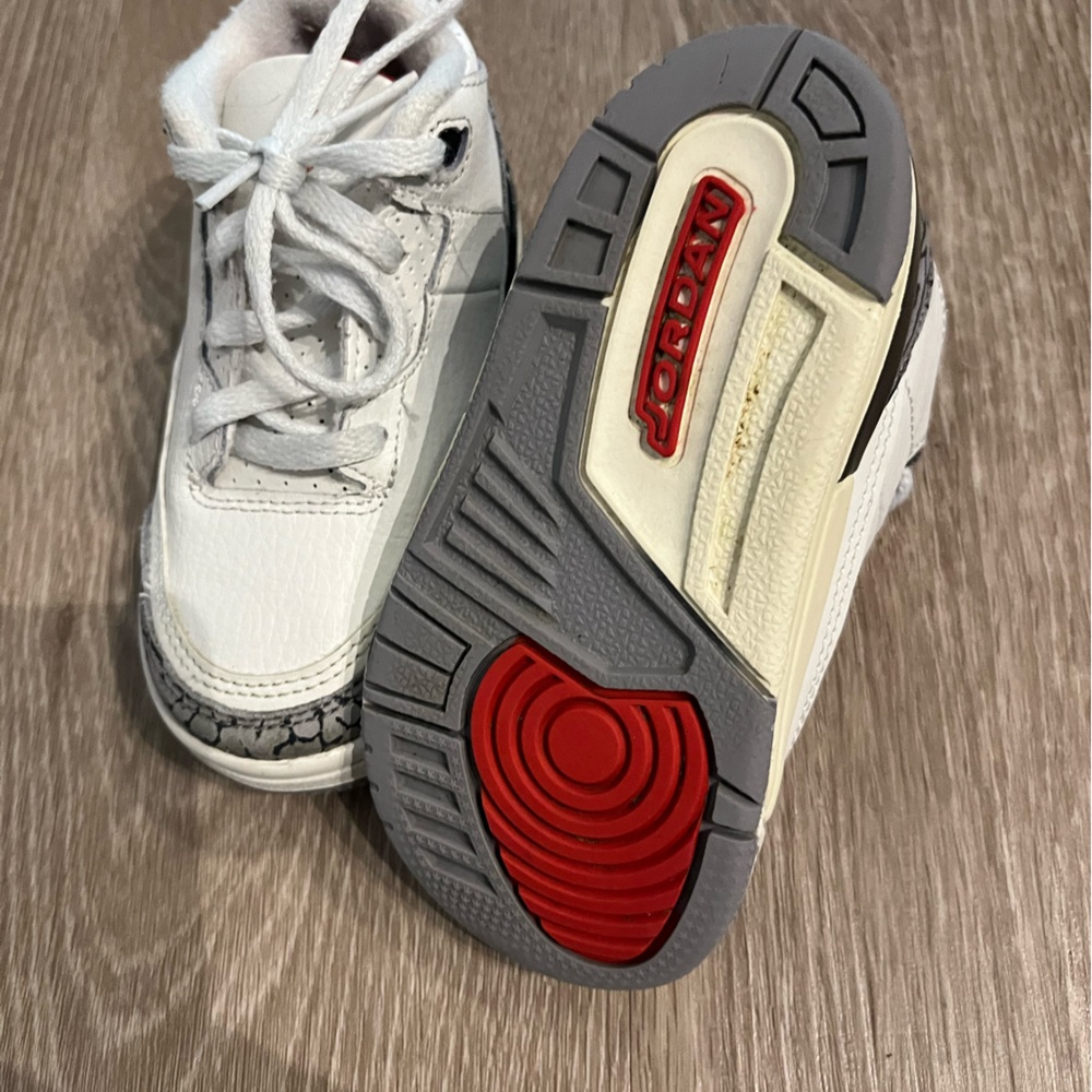 Jordan 3s - Picture 3 of 3